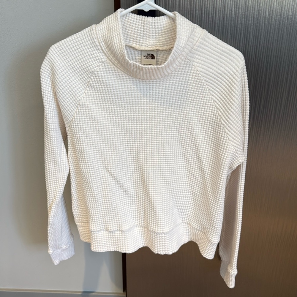 North face women’s long sleeve white shirt